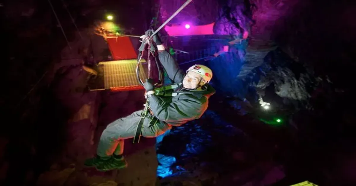 caverns zip world